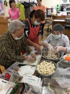 味噌汁作り　写真①